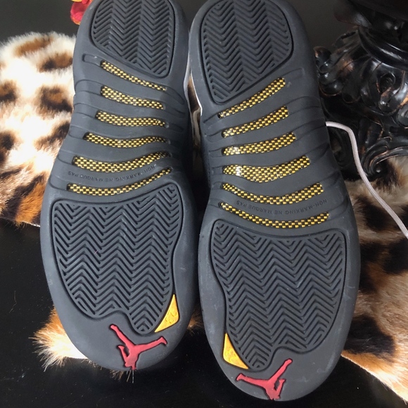 AIR JORDAN 12 OG WHITE / BLACK / TAXI - Picture 5 of 6
